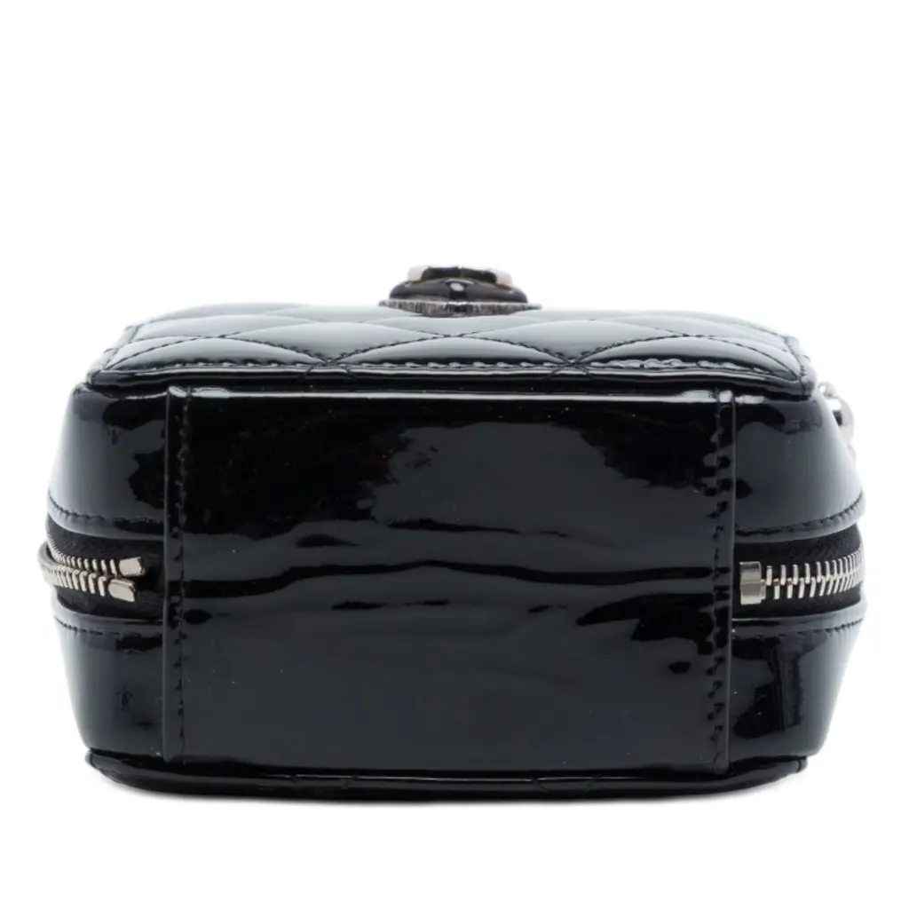 Chanel CC Quilted Patent Diamond Resin Clutch With Chain Black Leather Very good - Inside View
