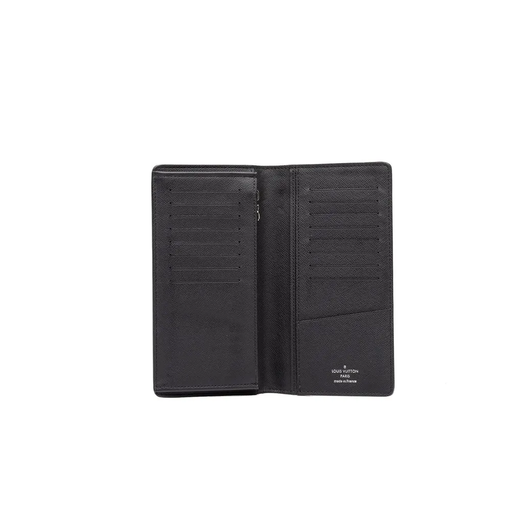 Louis Vuitton Taiga Portefeuille Brazza Bifold Long Wallet Black Leather Good - Model View