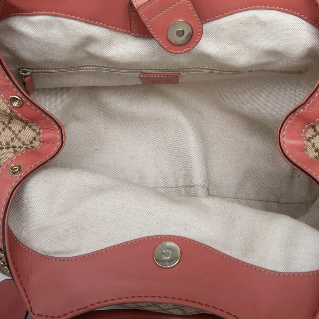 Gucci Medium Diamante Canvas Sukey Tote Beige Very good - Model View