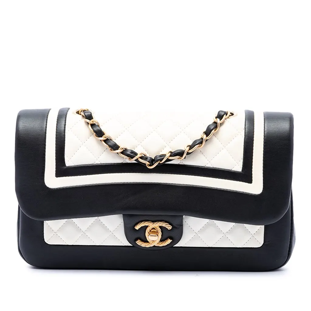 Chanel Paris Cosmopolite Small Bicolor Textured Lambskin Flap Black Leather Very good - Front View