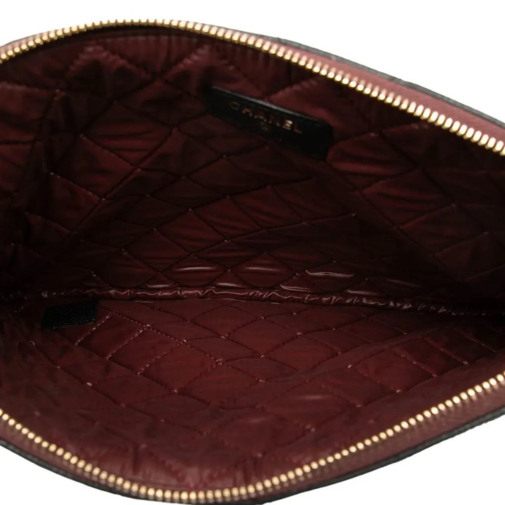 Chanel Medium Quilted Caviar O Case Clutch Black Leather Very good - Model View