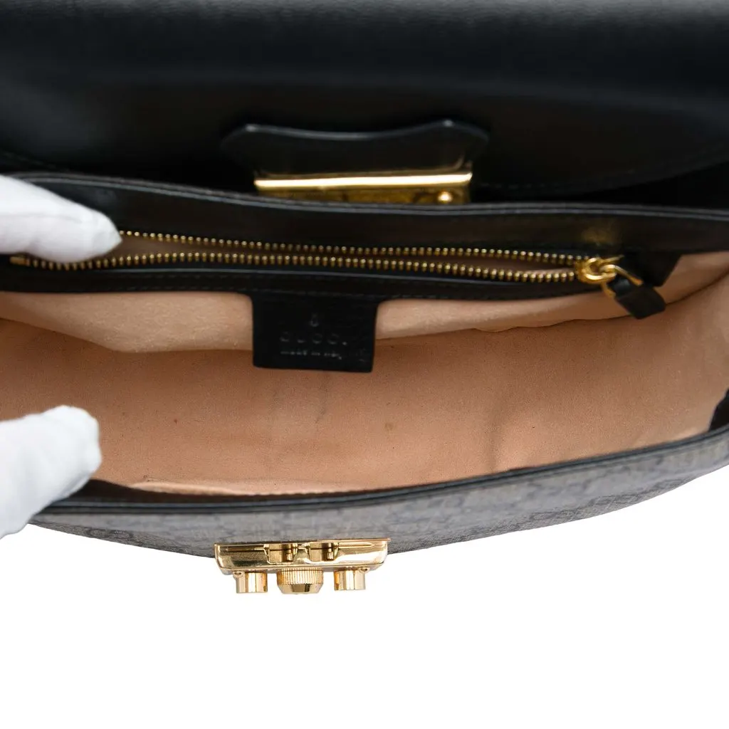 Gucci GG Supreme Saddle Padlock Crossbody Beige Very good - Model View