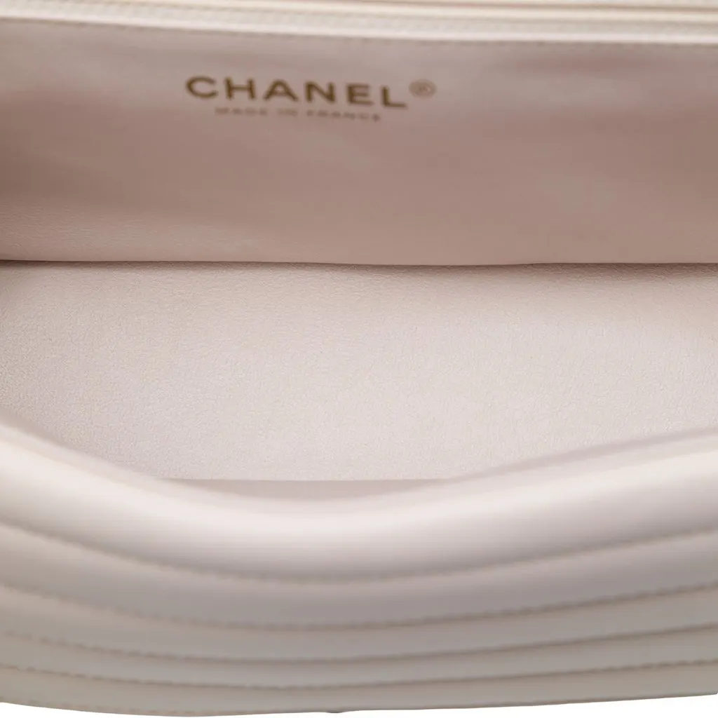 Chanel Medium CC Horizontal Quilted Lambskin Double Flap Brown Leather Very good - Model View