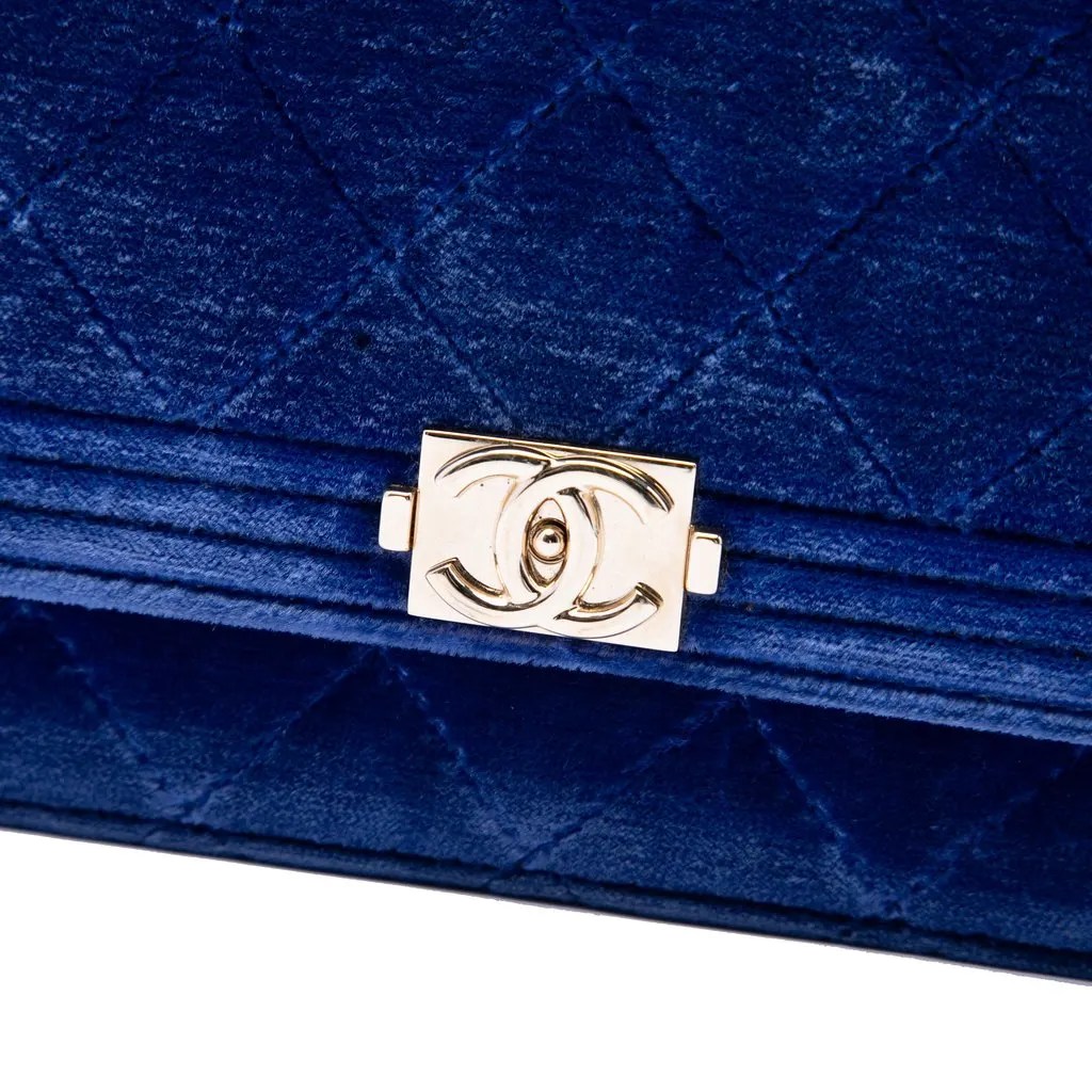 Chanel Quilted Velvet Boy Wallet On Chain Blue Very good - Box View