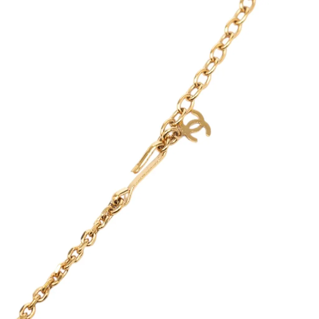 Chanel CC Gold Plated Resin and Faux Pearl Round Pendant Necklace Gold Metal Very good - Box View