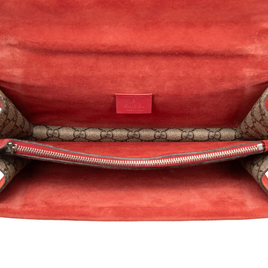 Gucci Medium GG Supreme Dionysus Shoulder Bag Beige Canvas Good - Model View