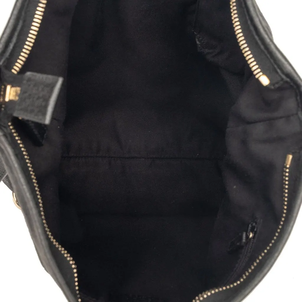 Gucci GG Canvas Abbey D Ring Crossbody Black Very good - Model View