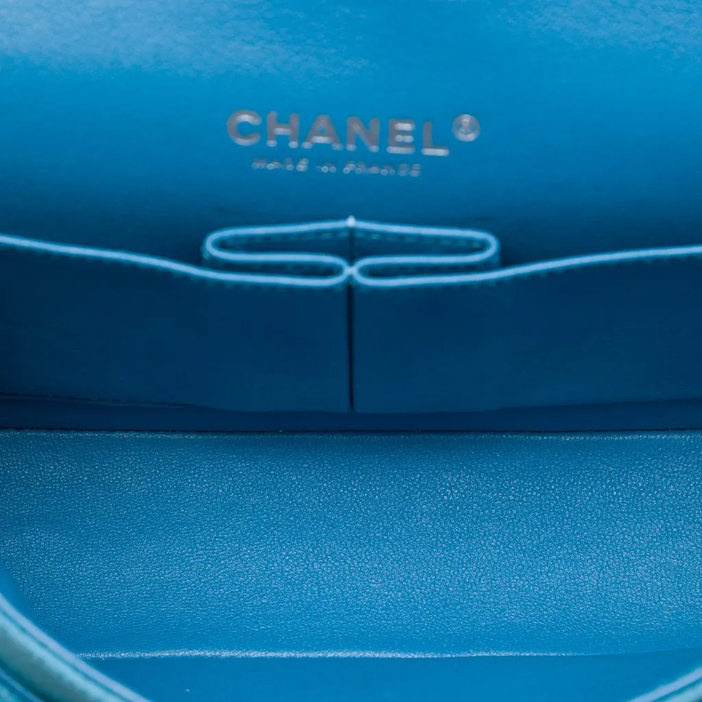 Chanel Medium Classic Caviar Double Flap Blue Leather Very good - Model View