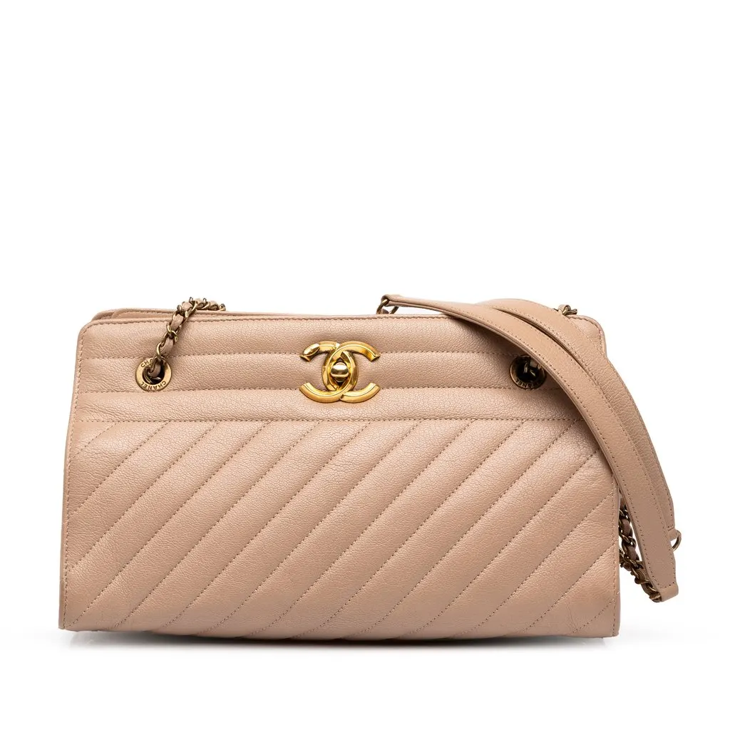 Chanel CC Diagonal Quilted Goatskin Tote Beige Leather Very good - Front View