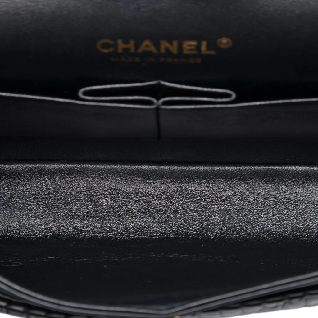 Chanel Medium Classic Chevron Calfskin Pleated Double Flap Black Leather Very good - Model View