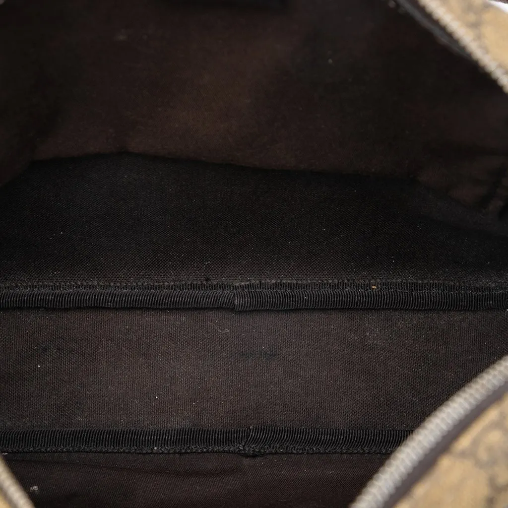 Gucci GG Supreme Crossbody Beige Very good - Model View