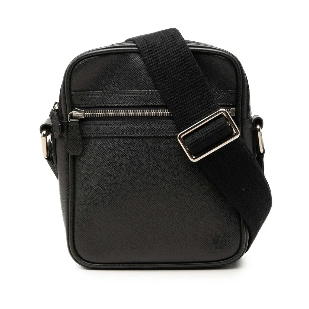 Louis Vuitton Taiga Dimitri Black Leather Very good - Front View