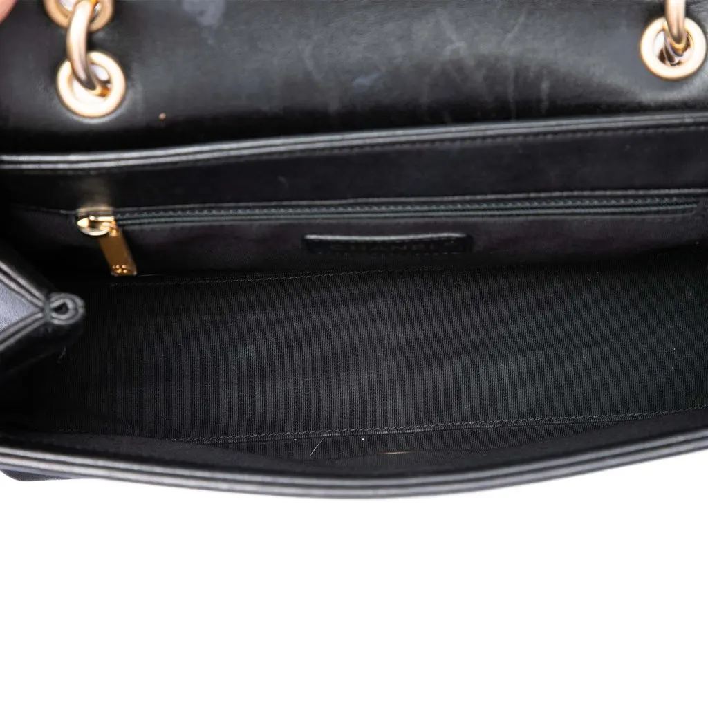 Chanel Chevron Sheepskin Stitched Chain Top Handle Flap Black Leather Very good - Model View