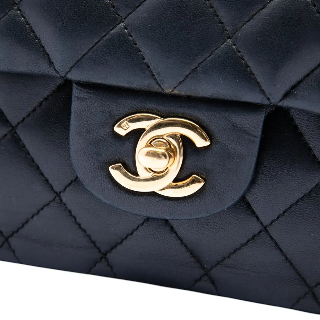 Chanel Medium Classic Lambskin Double Flap Black Leather Very good - Box View