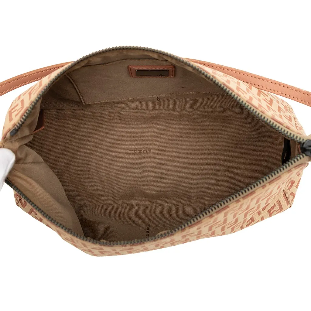 Fendi Zucchino Canvas Pochette Beige Very good - Model View