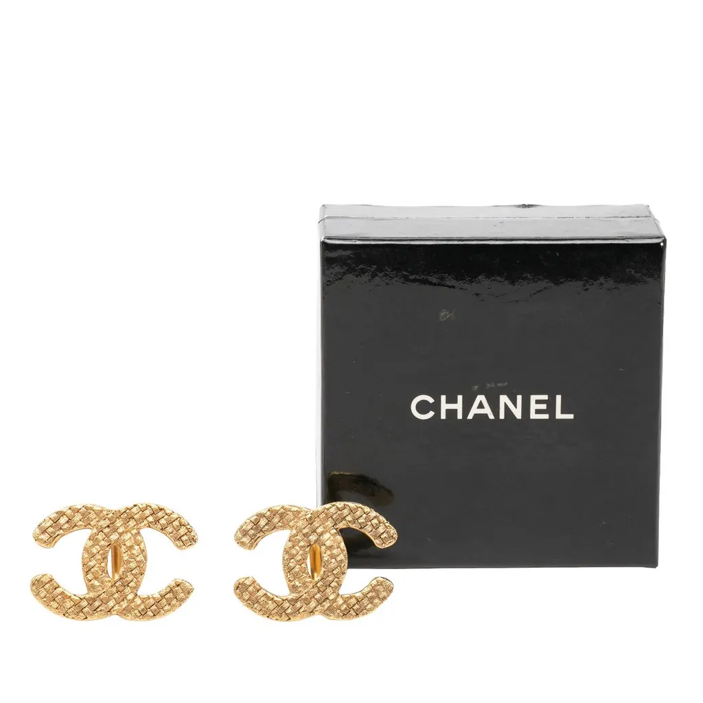 Chanel Gold Plated CC Woven Clip On Earrings Gold Metal Very good - Model View