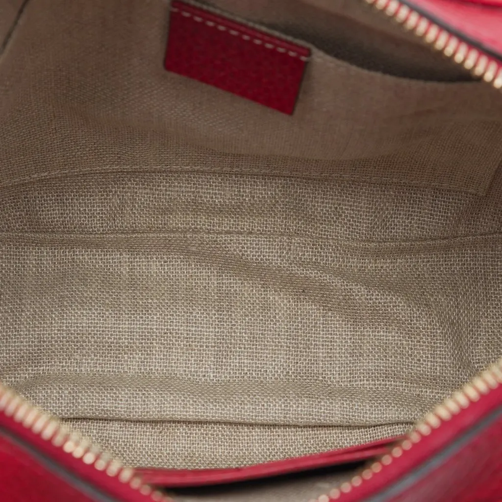 Gucci GG Canvas Bree Crossbody Beige Very good - Model View