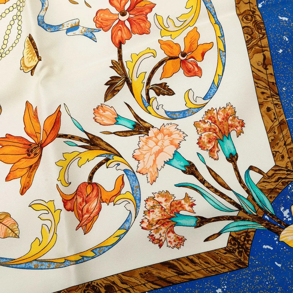 Hermès Pierres d Orient et d Occident Silk Scarf 90 White Very good - Model View