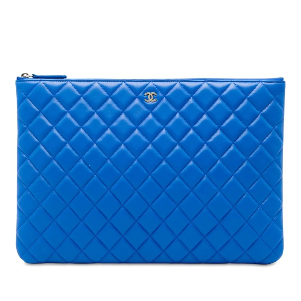 Chanel Large Quilted Lambskin O Case Clutch Blue Leather Very good - Front View