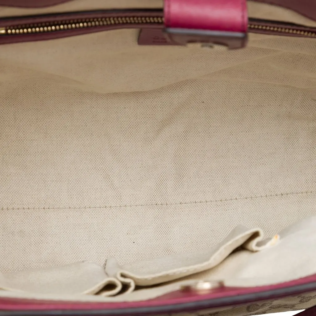 Gucci GG Canvas Mayfair Tote Beige Canvas Very good - Model View
