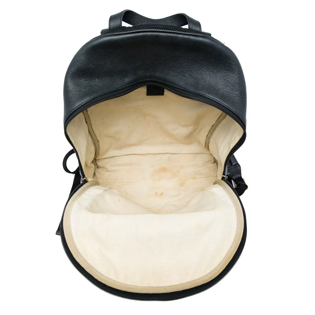 Gucci Leather Logo Backpack Black Leather Very good - Model View