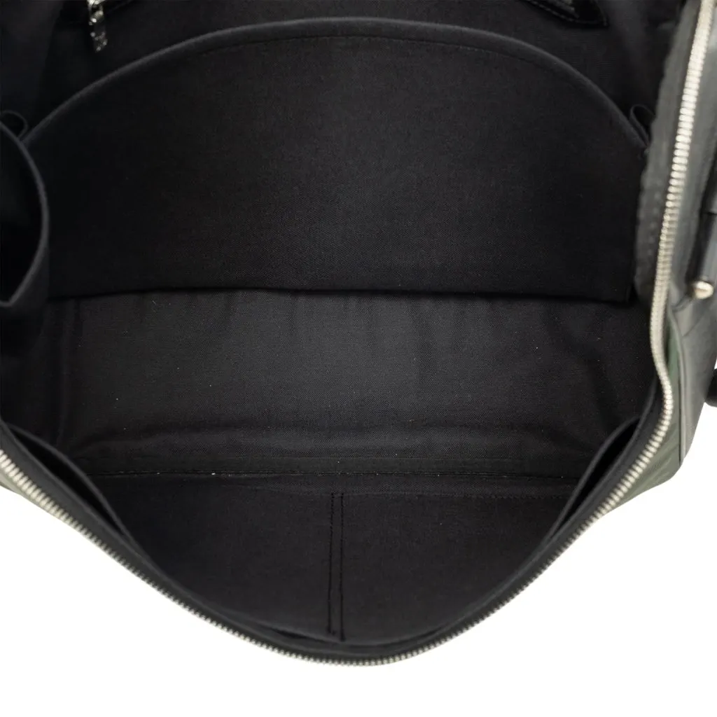 Louis Vuitton Bicolor Taiga and Canvas Taimyr Green Very good - Model View