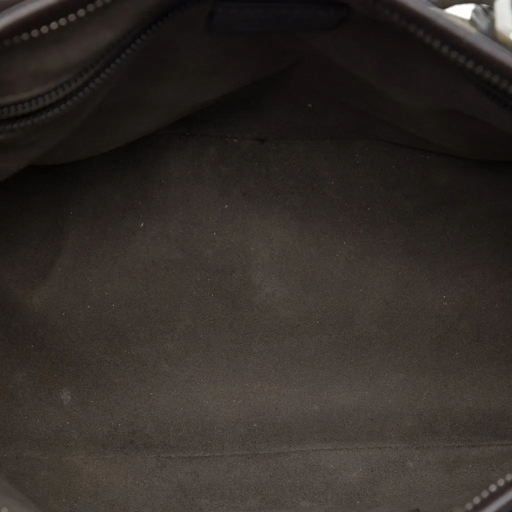 Gucci GG Supreme Zippered Tote Beige Canvas Good - Model View