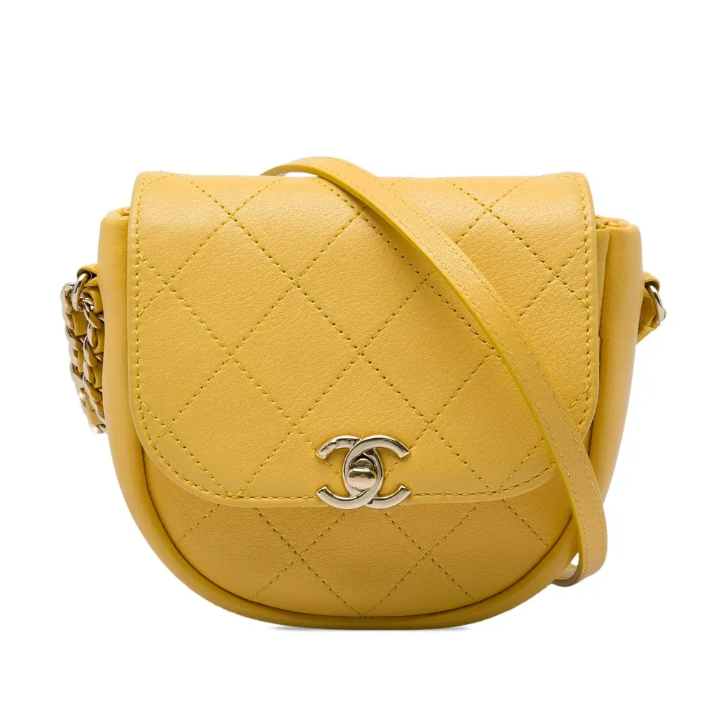 Chanel Stitched Goatskin Casual Trip Flap Yellow Leather Very good - Front View