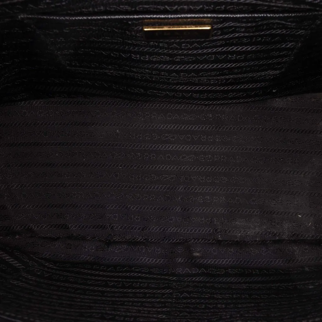 Prada Medium Saffiano Lux Galleria Double Zip Satchel Black Leather Very good - Model View