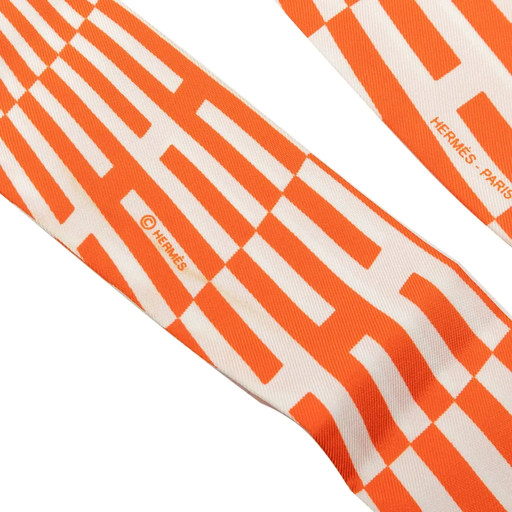 Hermès Op H Silk Twilly Scarf Orange Silk Very good - Model View