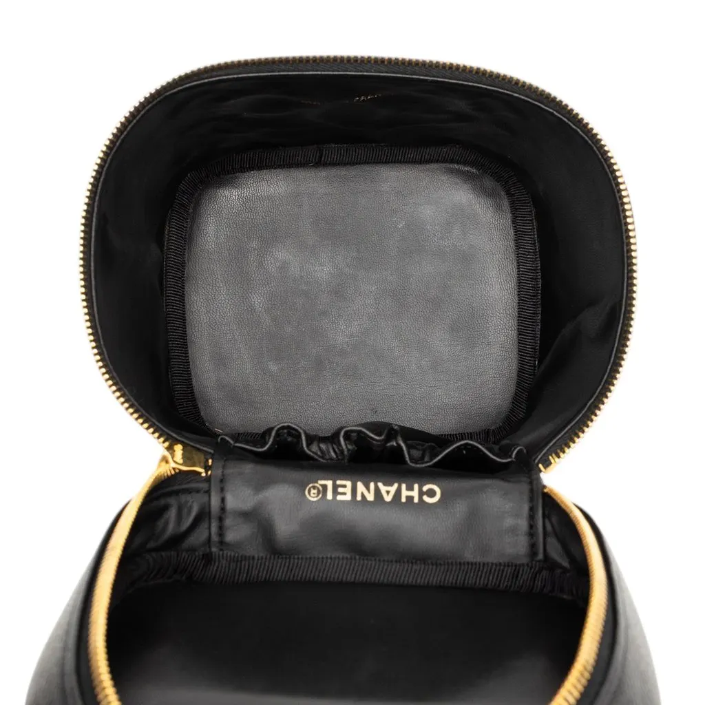 Chanel CC Caviar Vanity Bag Black Leather Very good - Model View