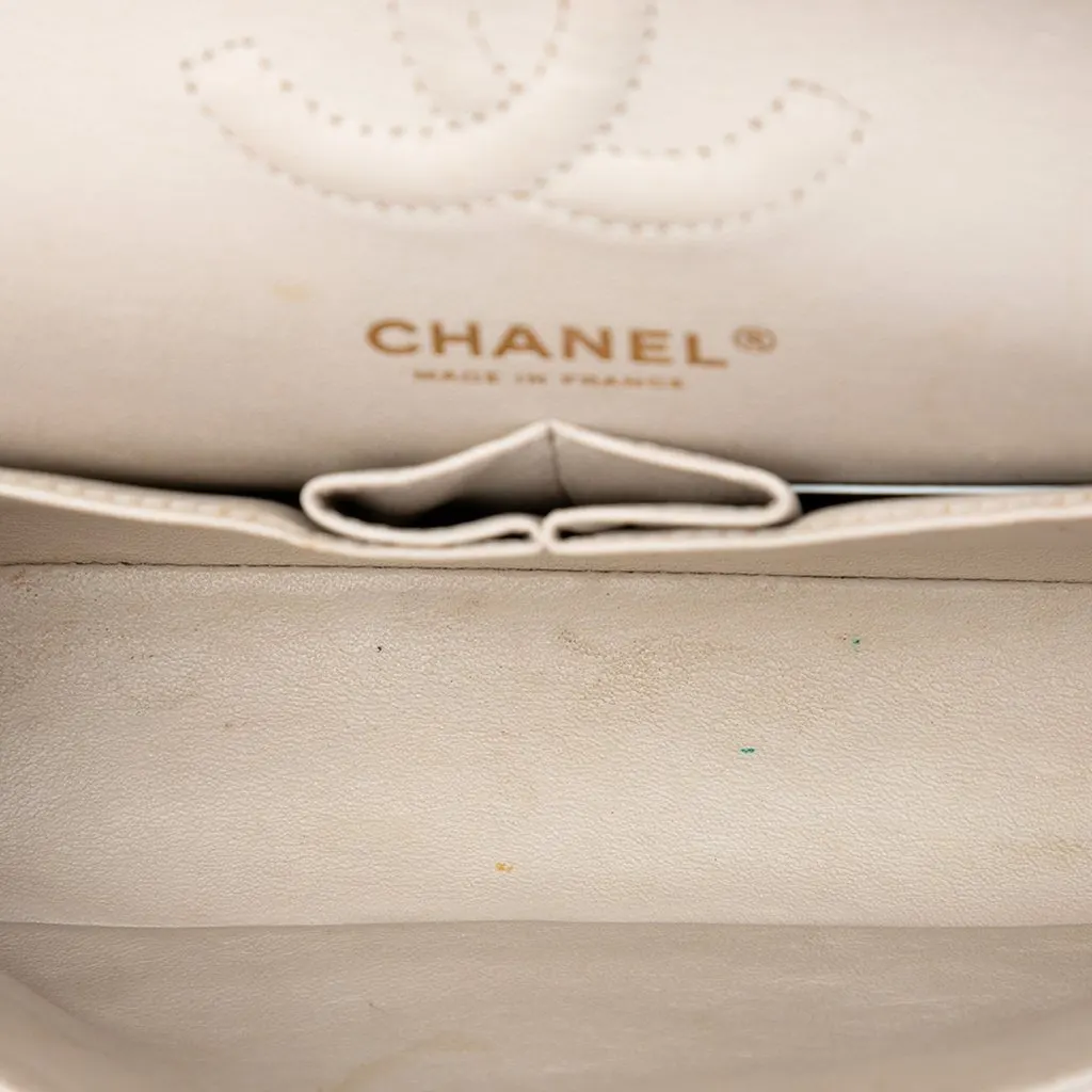 Chanel Small Classic Chevron Caviar Double Flap White Leather Very good - Model View