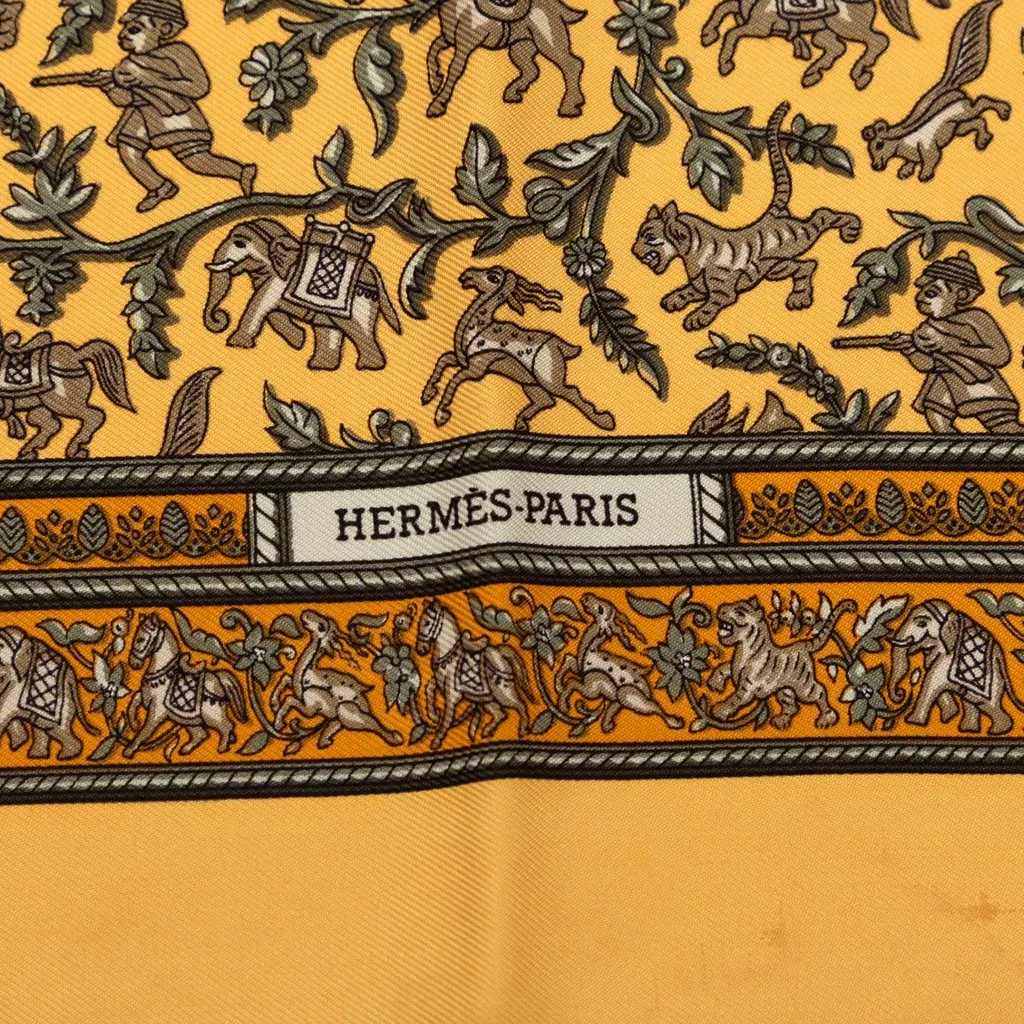 Hermès Chasse en Inde Silk Scarf 42 Yellow Very good - Inside View