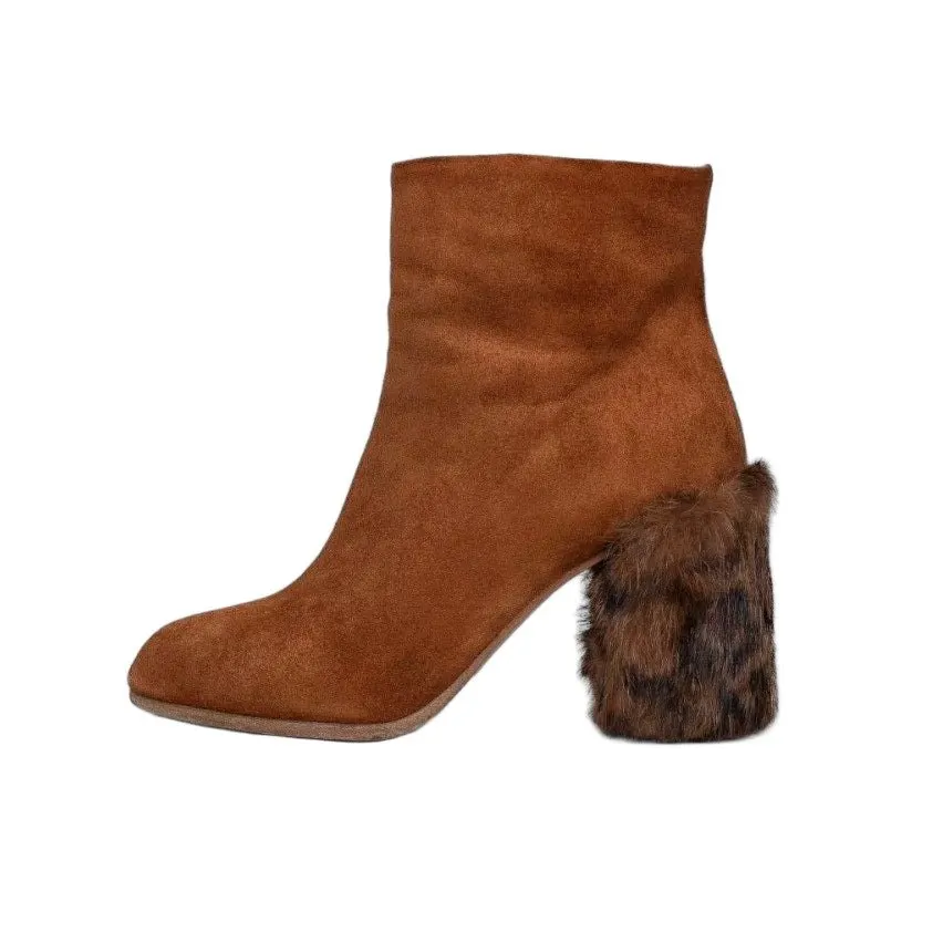 Miu Miu Suede Ankle Boots with Chic Fur Heel, Size 35 Pre-owned Brown Suede Good - Front View