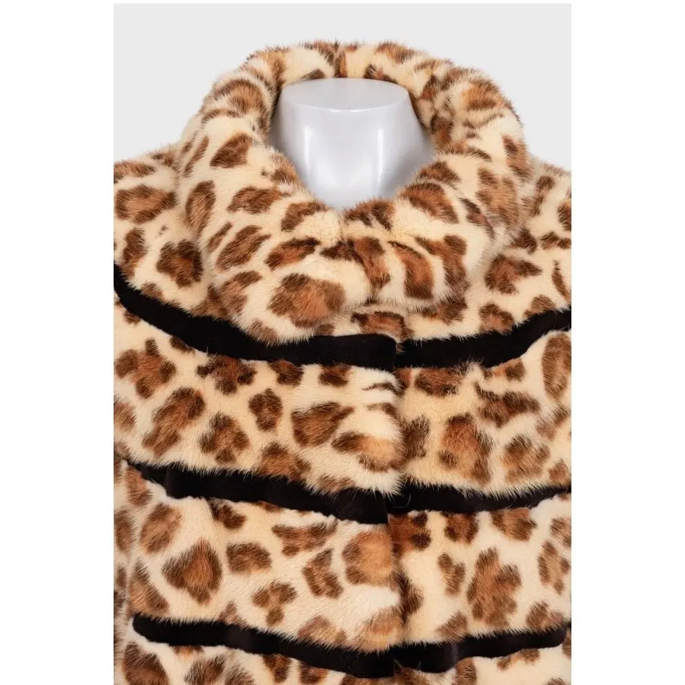 Unsigned Genuine Animal Print Coat Sz.50 Pre-owned Brown Good - Model View