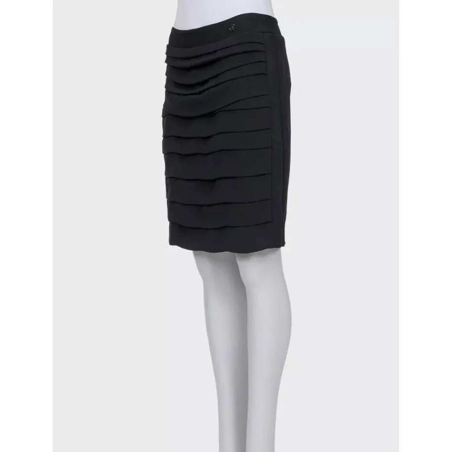 Chanel NWOT CHANEL Black Pleated Skirt - Timeless Tailored Fit, FR 40 L Pre-owned Black Wool Never worn, with tag - Back View