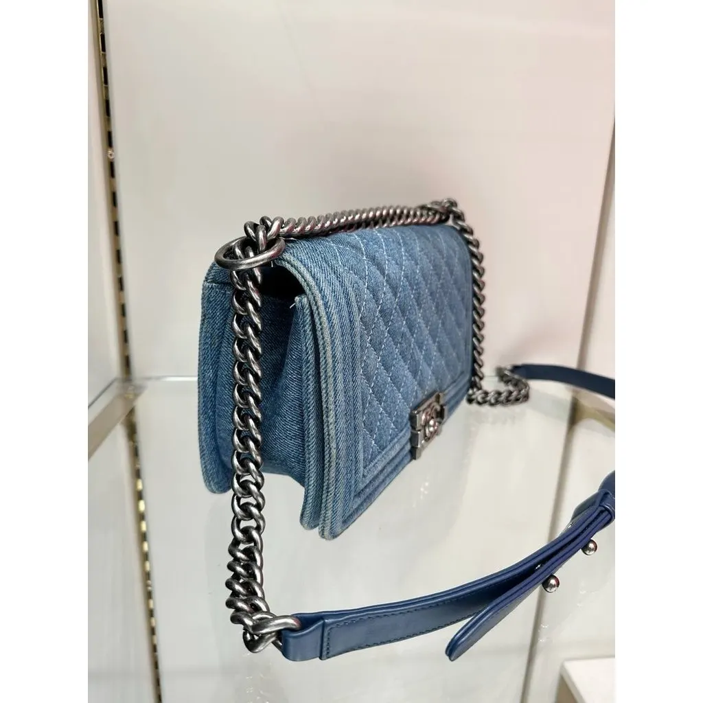 Chanel Boy Medium Blue Denim Flap Bag Pre-owned Blue Denim Good - Inside View