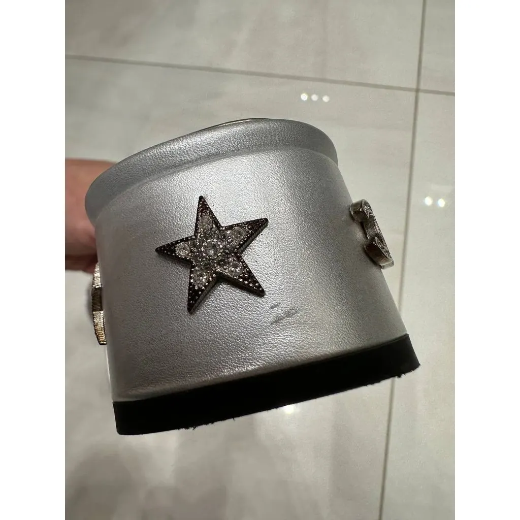Chanel Silver Leather Star Crystal Mule Sandals EU 39 Pre-owned Silver Leather Good - Inside View