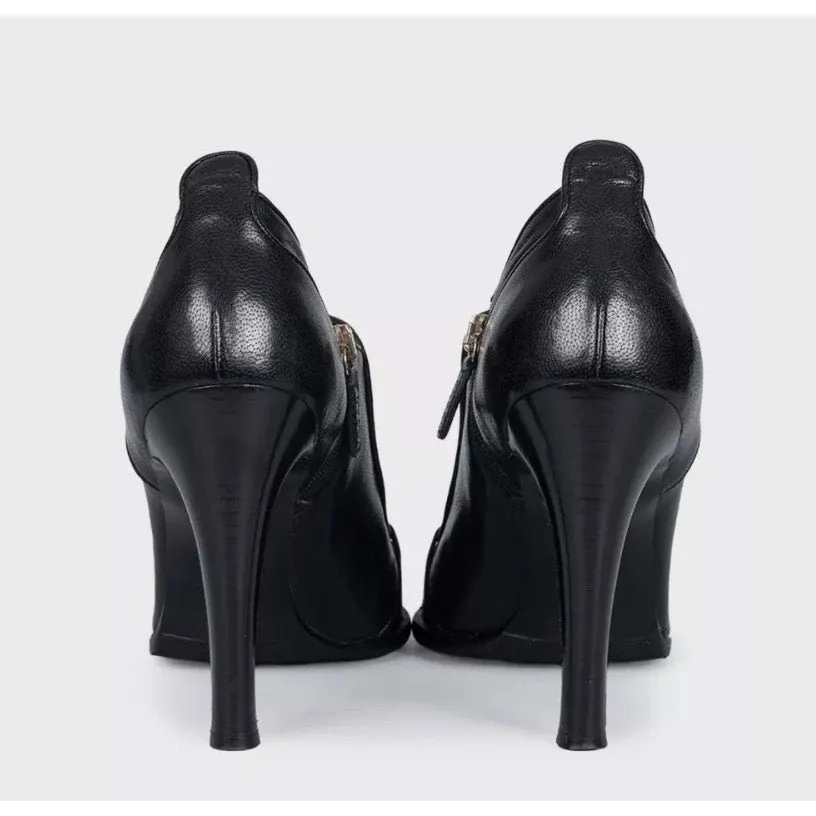 Gucci NWOB Gucci Black Leather Pumps EU 38.5 Pre-owned Black Leather Never worn - Model View