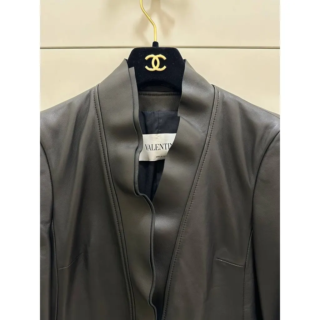 Valentino Black Leather Cropped Fitted Blazer IT 42 Pre-owned Black Leather Good - Box View