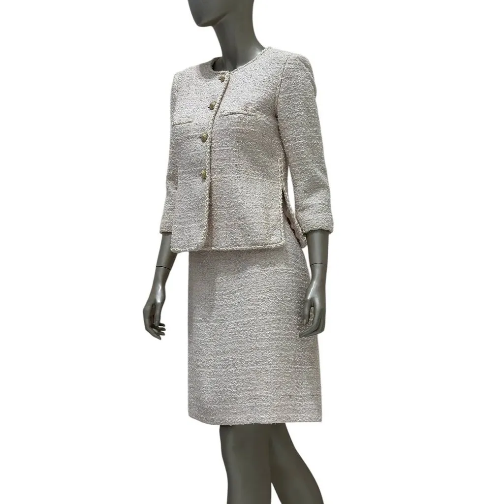 Chanel Spring 2010 Tweed Skirt Suit - FR 40 Pre-owned White Tweed Good - Back View