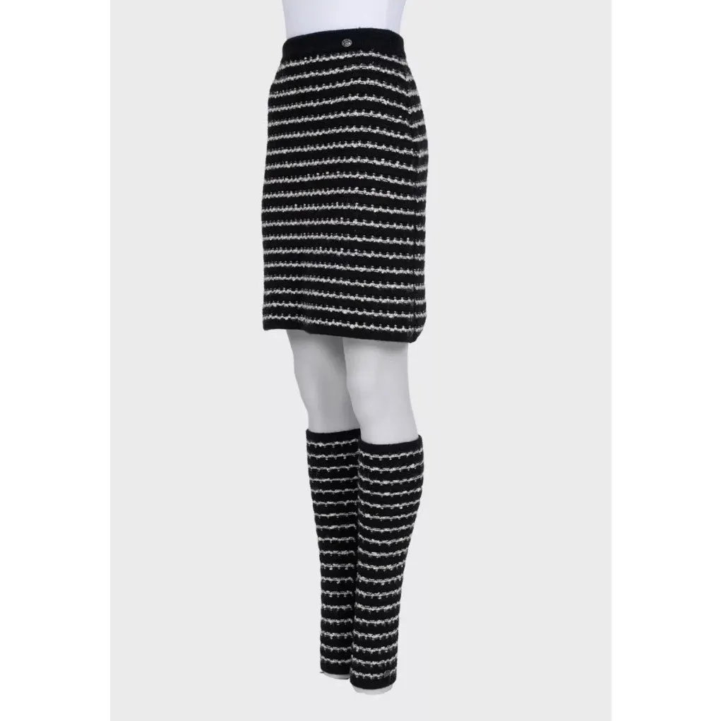 Chanel Fall 2010 Cashmere Skirt & Leg Warmers Set Sz.38 pre-owned Black Wool Good - Back View