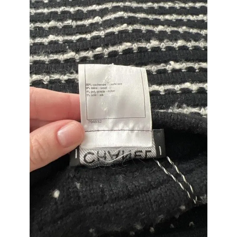 Chanel Fall 2010 Cashmere Skirt & Leg Warmers Set Sz.38 pre-owned Black Wool Good - Box View