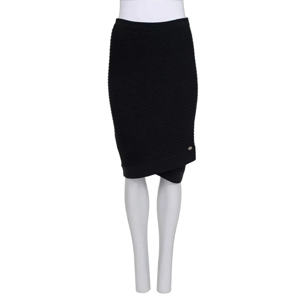 Chanel Black Cashmere Pencil Skirt Sz.40 Pre-owned Black Wool Good - Front View