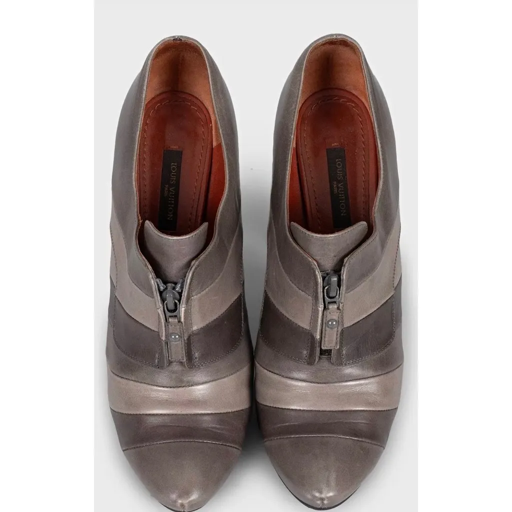 Louis Vuitton Brown Leather Ankle Boots - Chic EU 39.5 Pre-owned Brown Leather Good - Back View