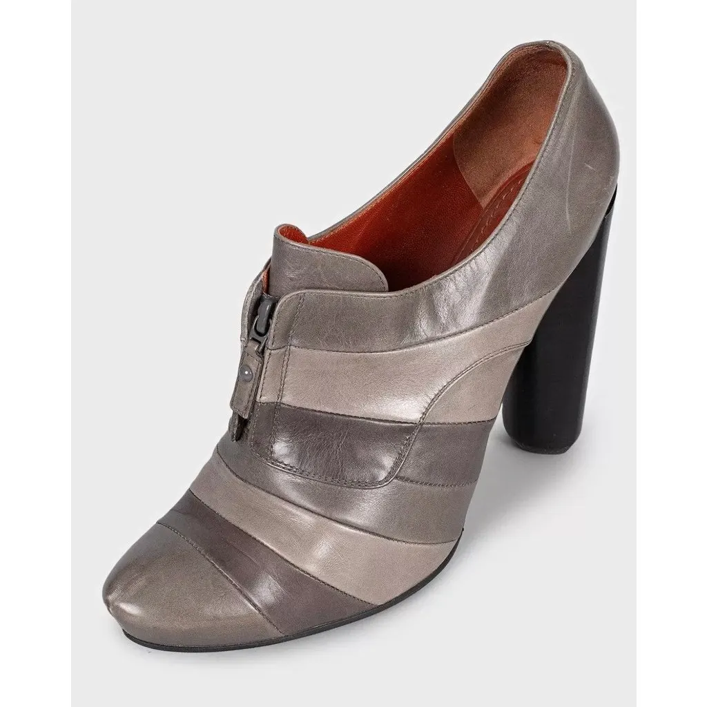 Louis Vuitton Brown Leather Ankle Boots - Chic EU 39.5 Pre-owned Brown Leather Good - Inside View
