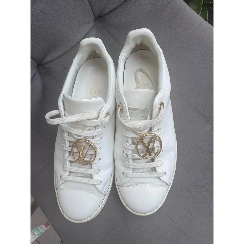 Louis Vuitton Time Out White Leather Sneakers 36 Pre-owned White Leather Good - Box View
