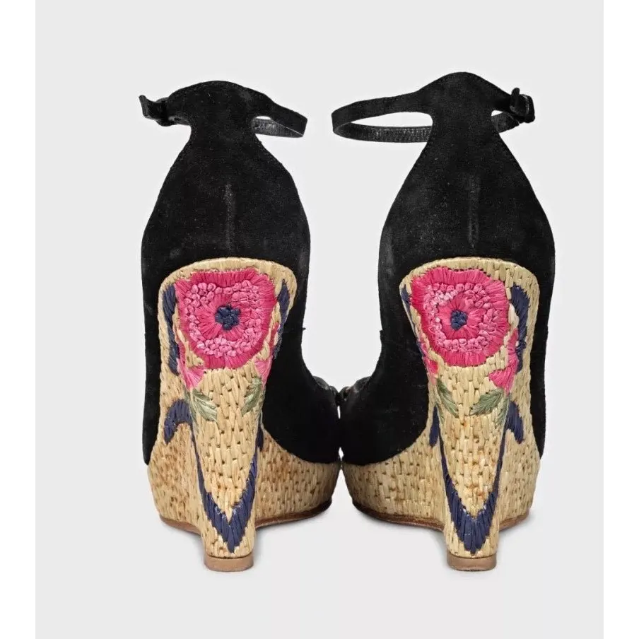 Gucci Black Suede Horsebit Wedge Sandals EU 37.5 Pre-owned Black Suede Good - Model View