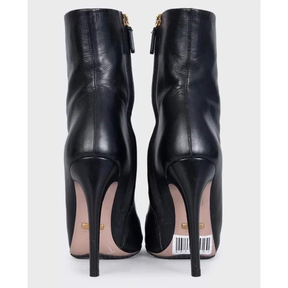 Gucci Black Leather Ankle Boots with Gold Hardware Sz.34.5 Pre-owned Black Leather Good - Model View