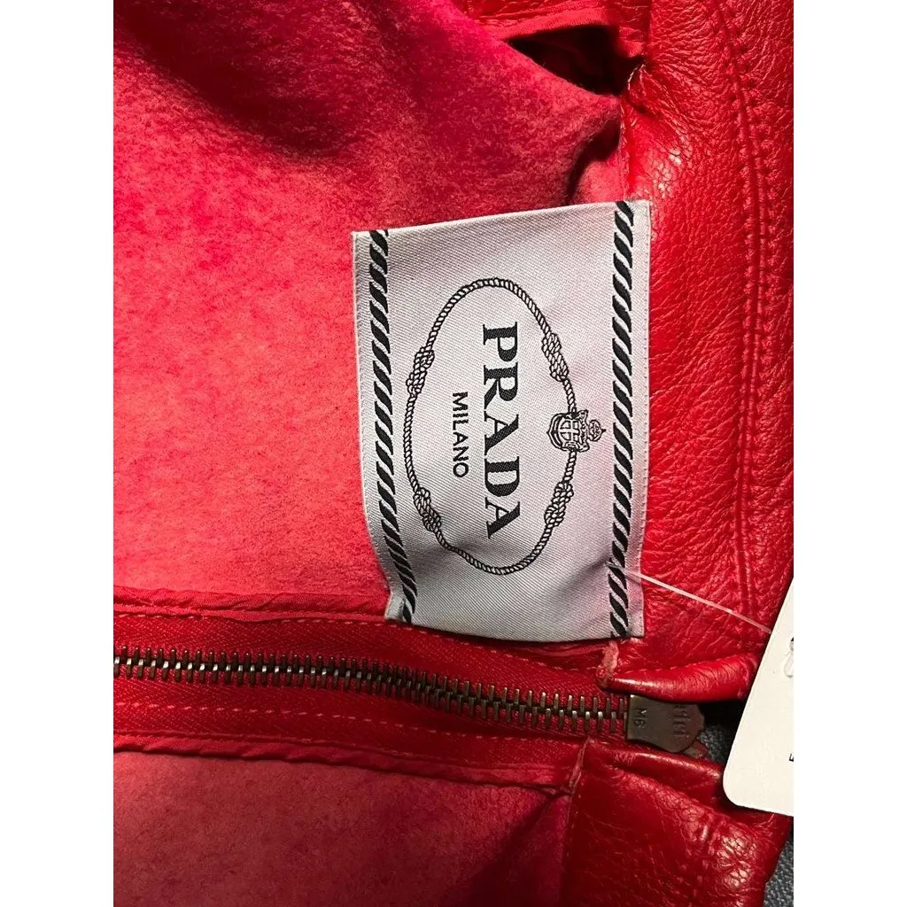 Prada Red Lambskin Cropped Jacket w/ Gold Hardware Sz.42 Pre-owned Red Leather Good - Box View